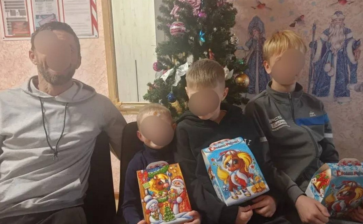 Папа детей осужденной на 4 года сахалинки забрал всех ребят домой