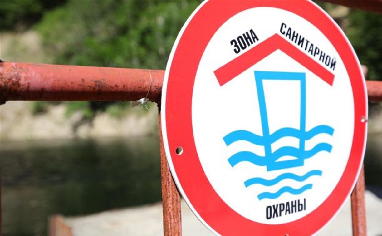 Специалисты ДГХ оперативно выехали в Синегорск из-за жалоб на воду