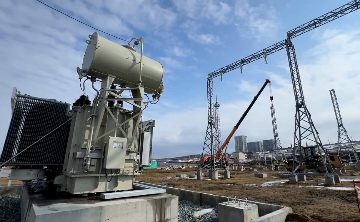 Новая подстанция в Корсакове готова уже на 60%