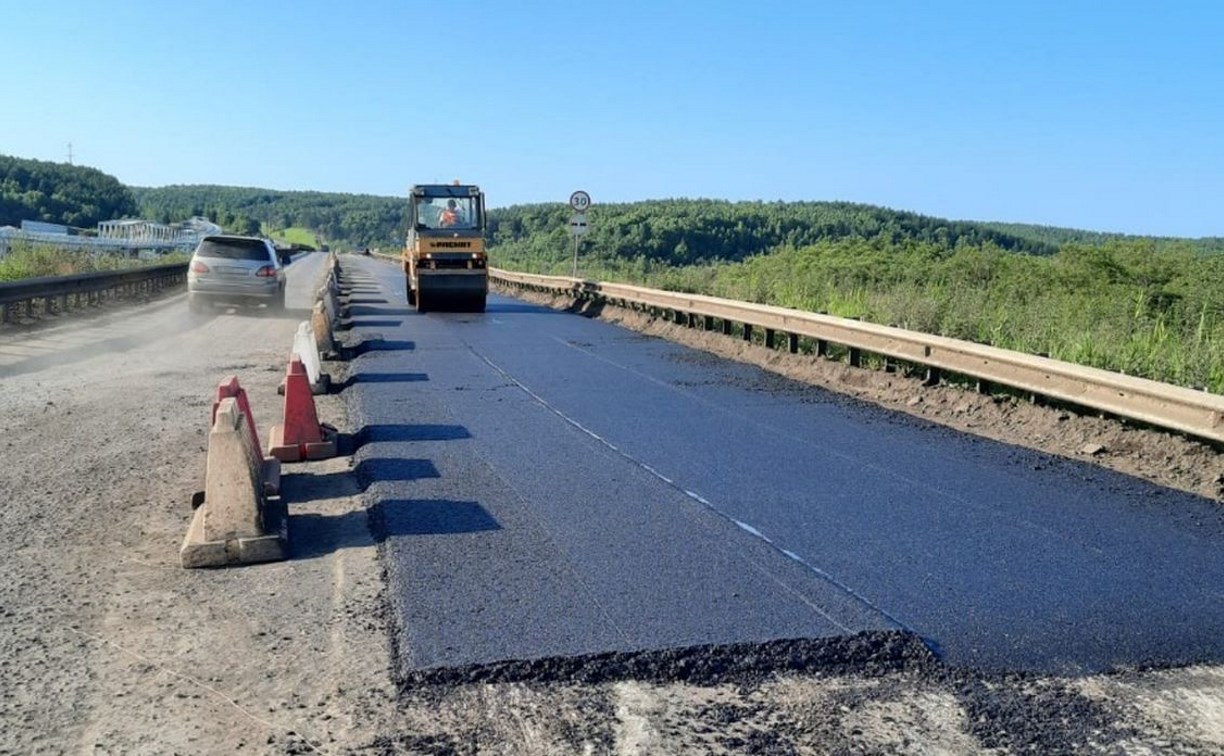 Ещё 500 миллионов направлено на реконструкцию дороги Невельск - Томари - аэропорт Шахтёрск