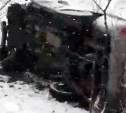 "Внедорожник на боку": появилось видео последствий ДТП с большегрузом на сахалинской трассе 