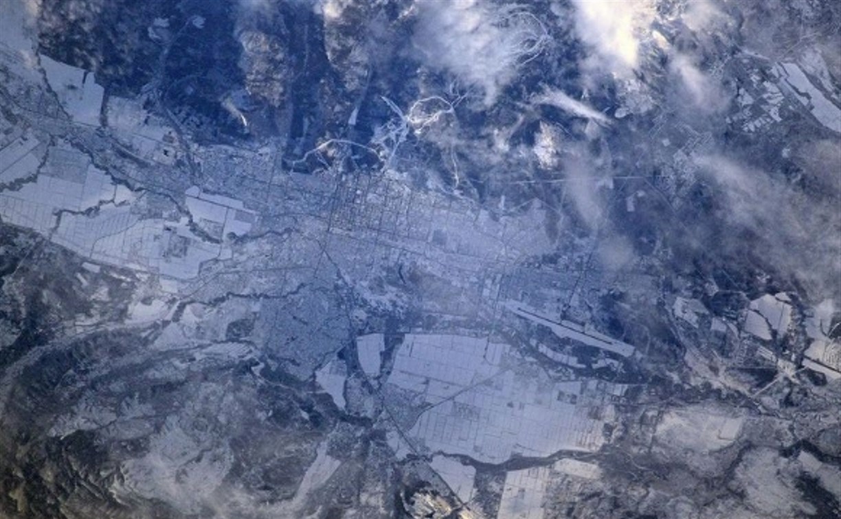 Космонавт заснял Южно-Сахалинск с борта МКС
