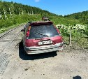 На Сахалине поезд на ж/д переезде снёс "Кариб"