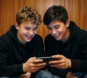 Подростки из Вахрушева обокрали пенсионерку через мобильный банк