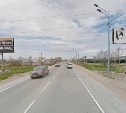 Незаконные рекламные конструкции демонтируют в Южно-Сахалинске