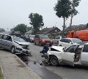 Три автомобиля столкнулись на улице Ленина в Южно-Сахалинске