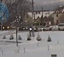 Лобовое столкновение двух автомобилей попало на видео в Южно-Сахалинске