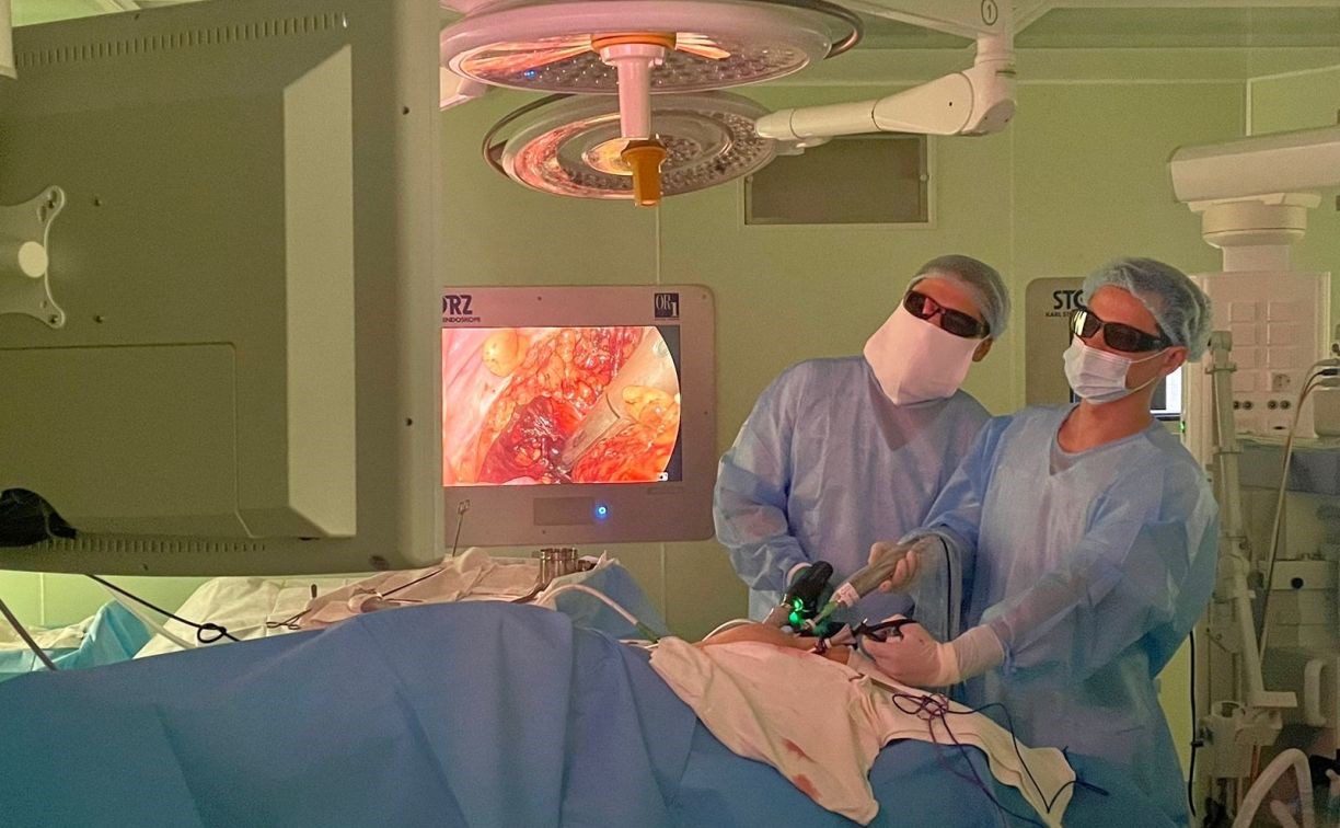Сахалинским онкологам поставили оборудование нового поколения с 3D-очками