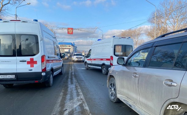 Двух человек сбил внедорожник в Южно-Сахалинске