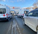 Двух человек сбил внедорожник в Южно-Сахалинске