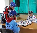 Сахалинские хоккеисты провели настольный матч 