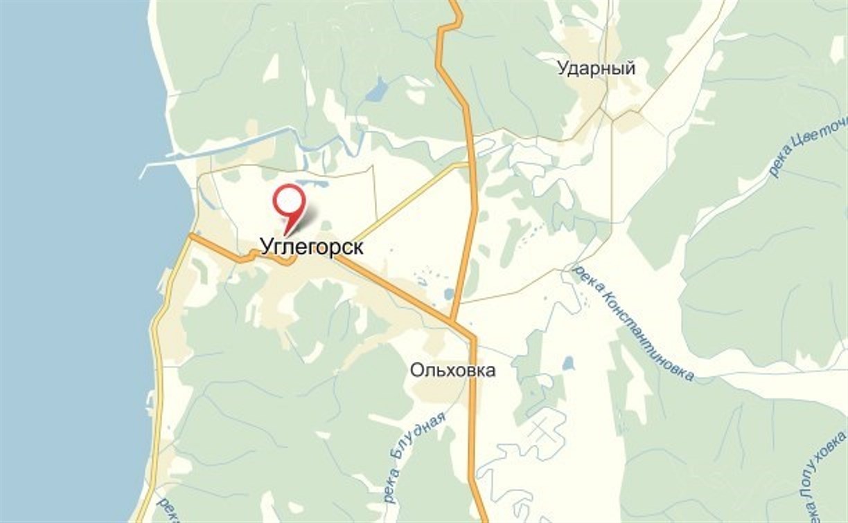 Молодая женщина выпала из окна четвертого этажа дома в Углегорске
