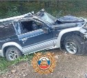 Автомобиль Mitsubishi Pajero слетел с трассы на юге Сахалина, пострадал водитель