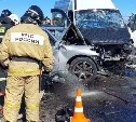 В Амурской области лоб в лоб столкнулись пассажирский автобус и Toyota Crown