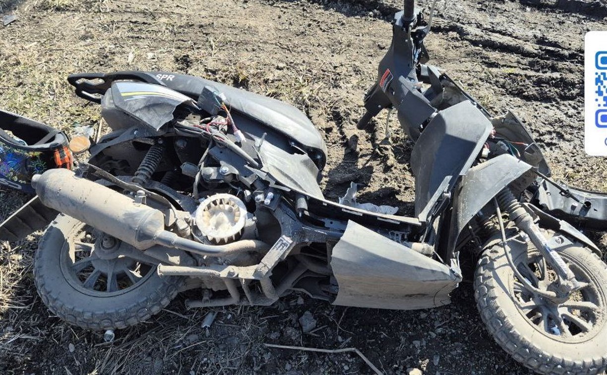 13-летний водитель на мопеде врезался в Mitsubishi Pajero в Шахтерске 