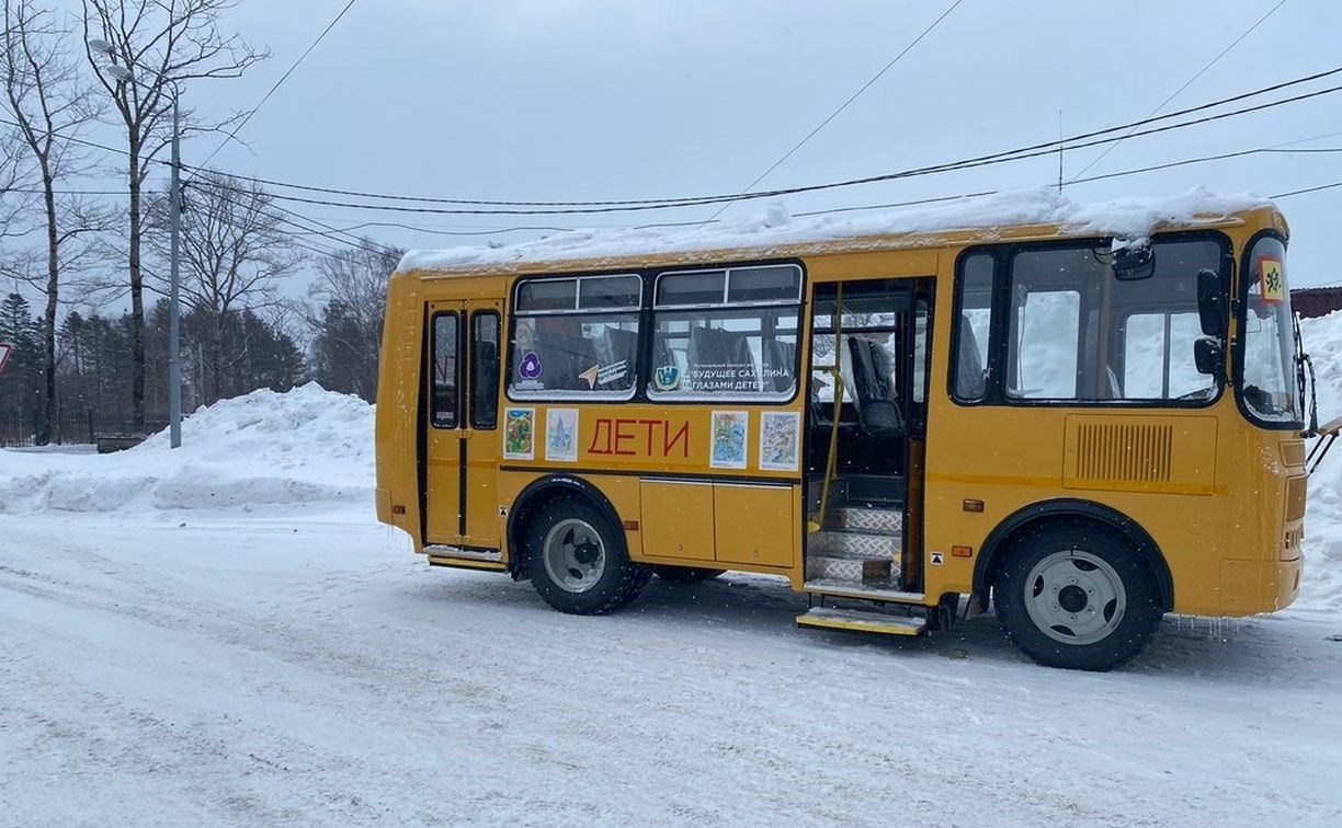 Благотворитель из Долинска установил в школьном автобусе систему очистки воздуха