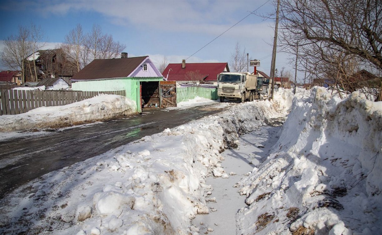 Мэр Южно-Сахалинска проверил, как улицы города готовят к весенним паводкам