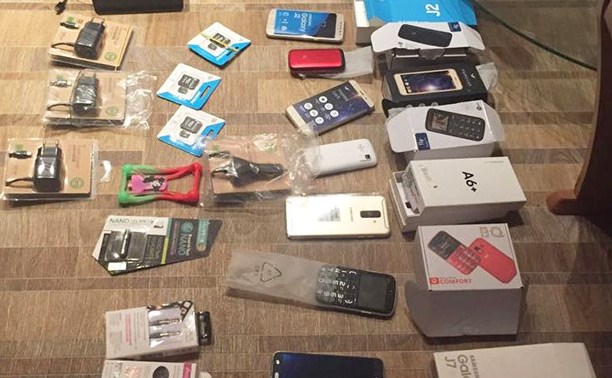 Житель Южно-Сахалинска украл у пассажира три мешка со смартфонами Житель Южно-Сахалинска украл у пассажира три мешка со смартфонами
