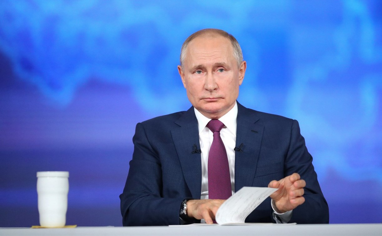 "Не выходи из комнаты": Владимир Путин ушел на самоизоляцию