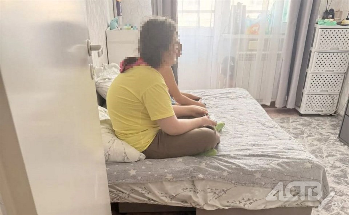 Бастрыкин затребовал доклад по уголовным делам о 12-летней сахалинке, которая не выходила из дома 1,5 года