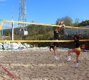 Для проведения волейбольного фестиваля на Сахалин завезли песок с материка