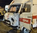 Три человека пострадали при столкновении "Скорой помощи" и "Короллы" в Южно-Сахалинске