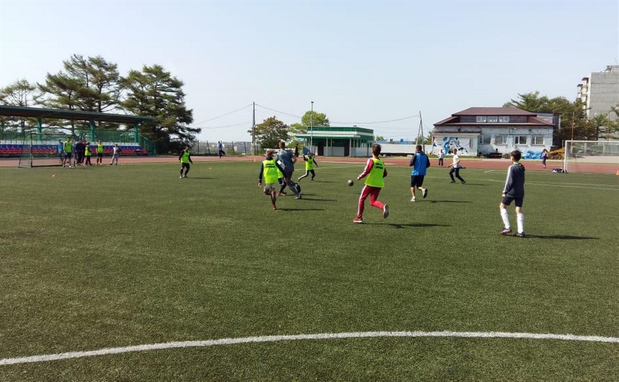 Корсаковские школьники вышли на турнир «Спорт против подворотни»