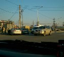 Легковой автомобиль и мотоцикл столкнулись в Южно-Сахалинске