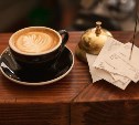 Роспотребнадзор запретит ресторанам и кафе включать в счет чаевые