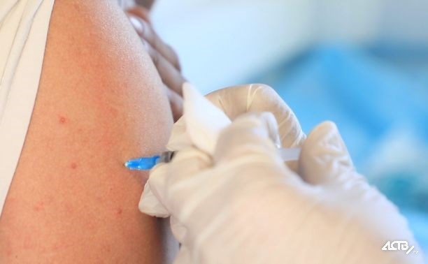 На Сахалине временно приостановили выездную вакцинацию от COVID-19