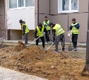 Мэр Южно-Сахалинска проверил ремонт дворов, среагировав на обращения жителей