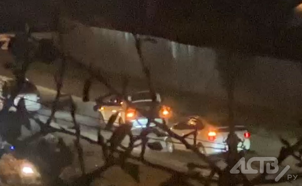 Пострадали двое: подросток на самодельном СИМ спровоцировал аварию в Южно-Сахалинске Пострадали двое: подросток на самодельном СИМ спровоцировал аварию в Южно-Сахалинске