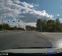 Нарушитель ПДД едва не спровоцировал серьезное ДТП в Южно-Сахалинске