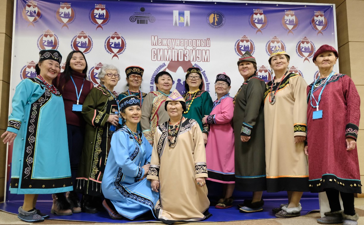 Малые народы на сахалинском симпозиуме попросили добавить буквы в алфавит