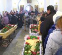 Панихида по погибшим членам экипажа траулера "Дальний Восток" прошла в Южно-Сахалинске
