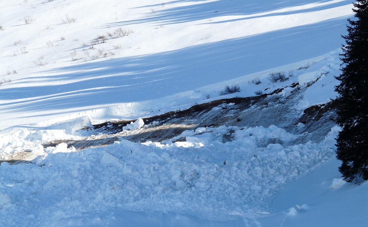 В пяти районах Сахалинской области прогнозируется лавинная опасность