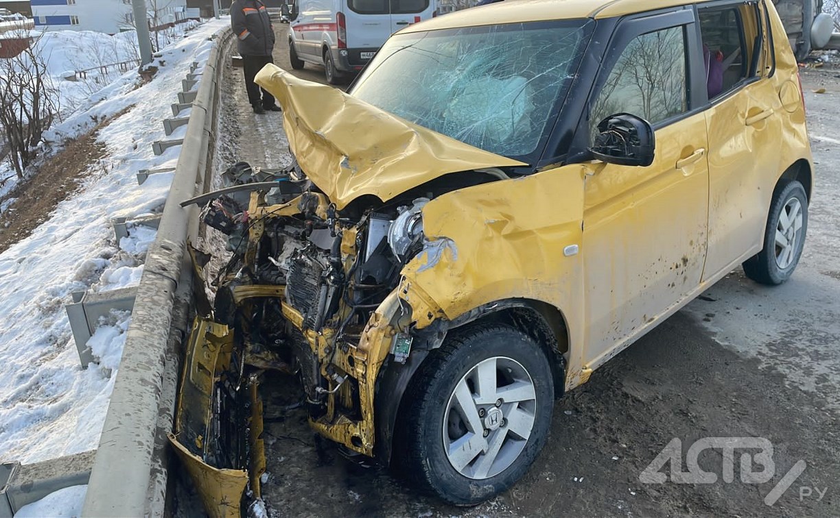 В ГИБДД Южно-Сахалинска озвучили обстоятельства серьезной аварии на Транзитной