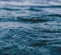 Мужчина погиб, пытаясь спасти тонущих в море детей на Сахалине