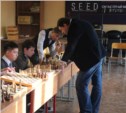 Сеанс одновременной игры провел один из сильнейших шахматистов Сахалина