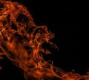 Пожарные потушили 120 "квадратов" горящего дома в Корсакове