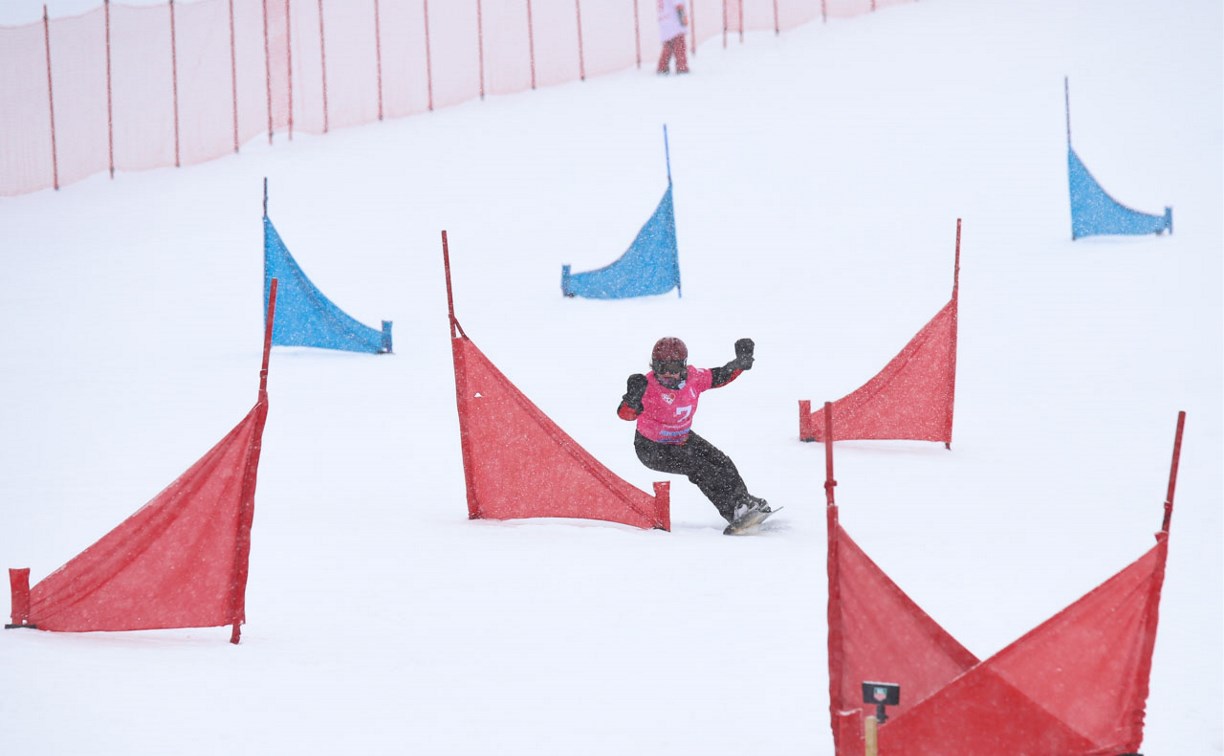 Четверо юных сахалинцев стали лучшими в дальневосточном чемпионате по сноуборду