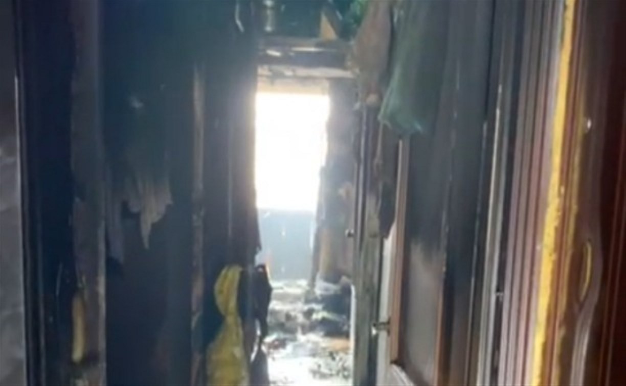 Девочка-подросток из горящей квартиры в Новоалександровске побежала к соседям сверху