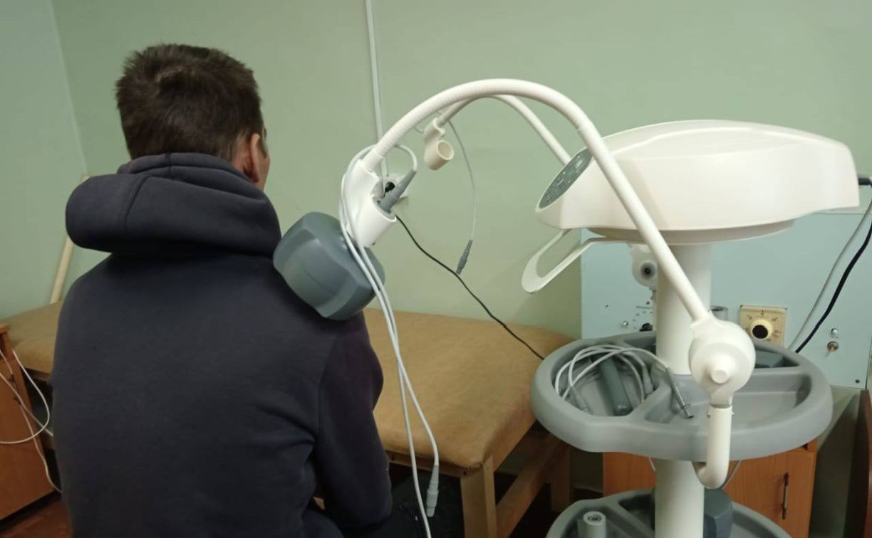 В селе Охинского района приобрели два новых аппарата в физиокабинет