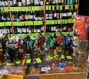 Более 160 литров безакцизного алкоголя на 2 миллиона рублей нашли таможенники в магазине в Южно-Сахалинске