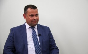 Политика и экономика