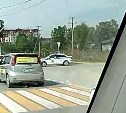 В Южно-Сахалинске водитель такси сбил пешехода и подрался с ним