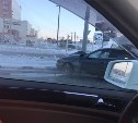 Два автомобиля за ночь врезались в столбы в Южно-Сахалинске