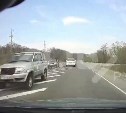 Сантиметры до трагедии: на Сахалине сразу два авто выскочили на встречку