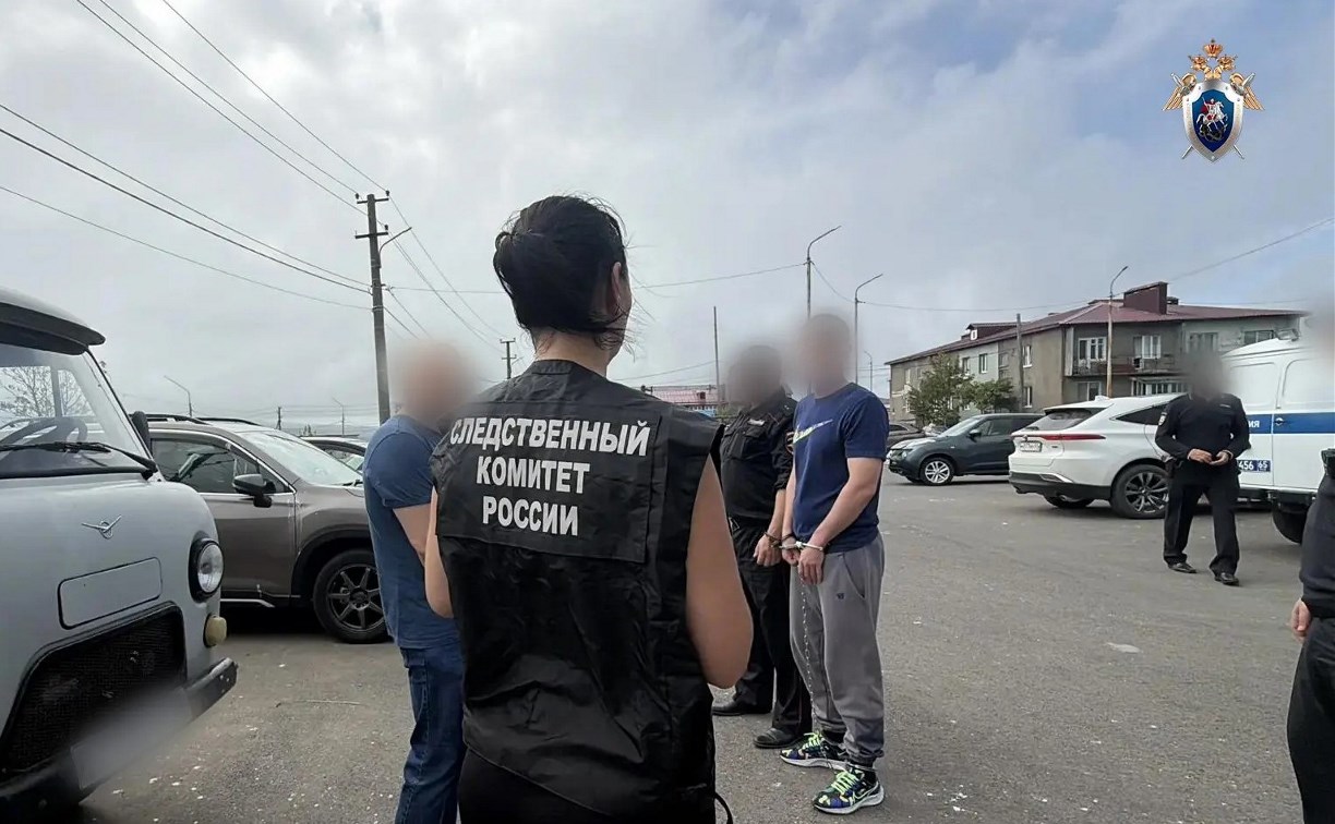 Курильчанина, зарезавшего женщину ножом, привели на место преступления 