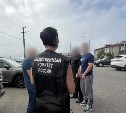 Курильчанина, зарезавшего женщину ножом, привели на место преступления 